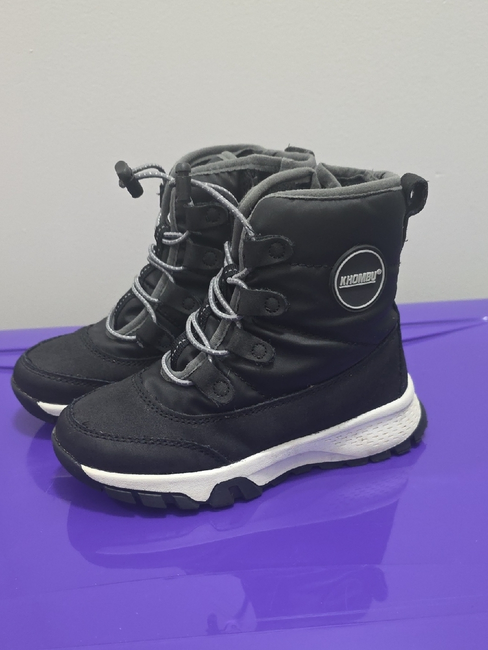 Khombu Kids Black and White Lace-Up Winter Boots